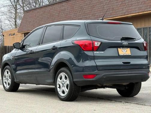 Baltic Sea Green Metallic 2019 Ford Escape S