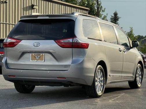 2017 Toyota Sienna XLE Premium
