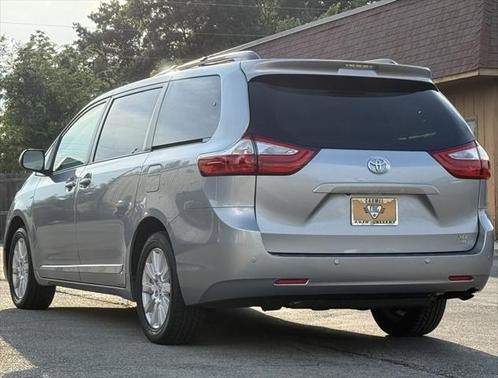 2017 Toyota Sienna XLE Premium