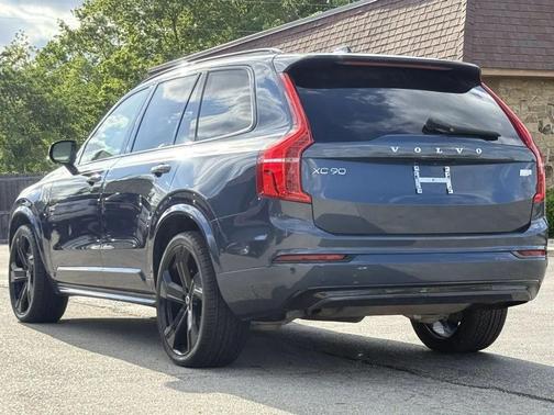 2022 Volvo XC90 Recharge Plug-In Hybrid T8 R-Design 7 Passenger