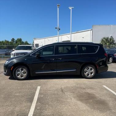 2018 Chrysler Pacifica Hybrid Touring L