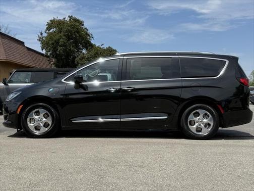 2018 Chrysler Pacifica Hybrid Touring L