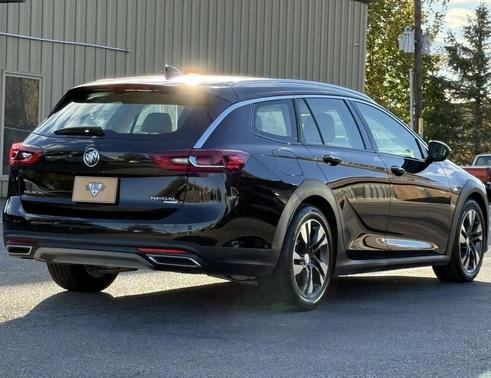 2018 Buick Regal TourX Essence