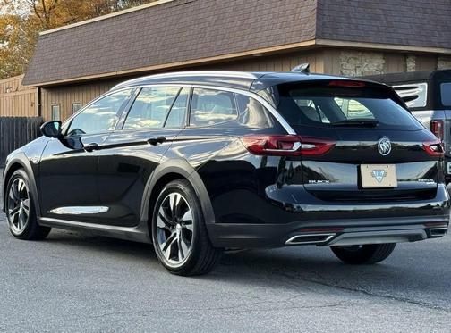 2018 Buick Regal TourX Essence