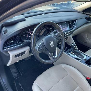 2018 Buick Regal TourX Essence
