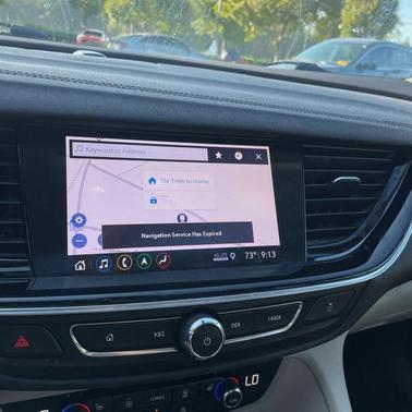 2018 Buick Regal TourX Essence