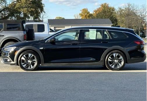 2018 Buick Regal TourX Essence