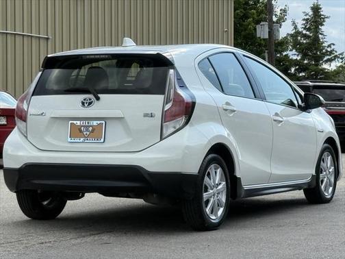 2017 Toyota Prius c Four