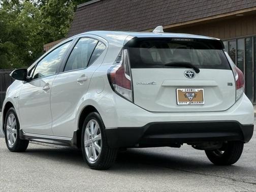 2017 Toyota Prius c Four