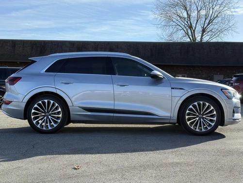 2019 Audi e-tron Premium Plus