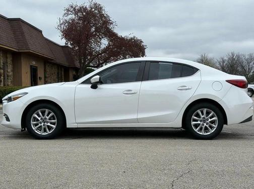 Snowflake White Pearl Mica 2017 Mazda Mazda3 Sport
