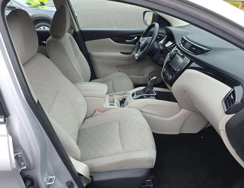 Brilliant Silver 2018 Nissan Rogue Sport SV