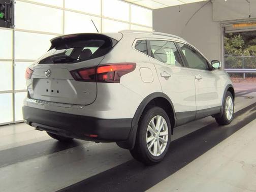 Brilliant Silver 2018 Nissan Rogue Sport SV