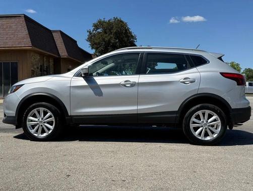 Brilliant Silver 2018 Nissan Rogue Sport SV