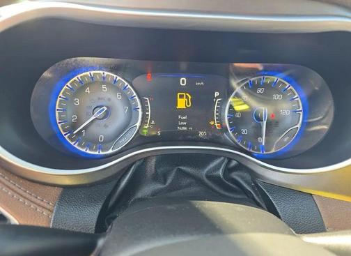 Molten Silver 2017 Chrysler Pacifica Limited
