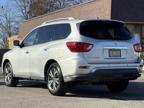 2017 Nissan Pathfinder SV