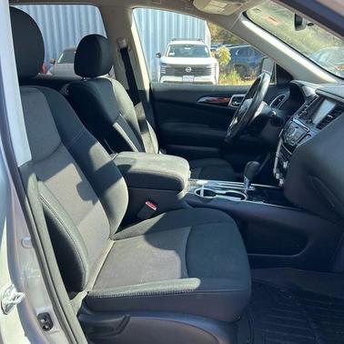 2017 Nissan Pathfinder SV