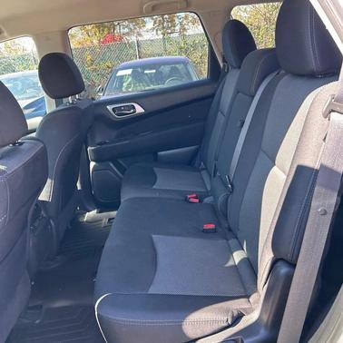 2017 Nissan Pathfinder SV