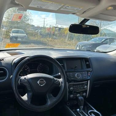 2017 Nissan Pathfinder SV