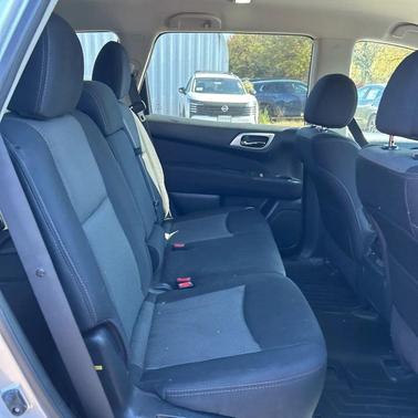 2017 Nissan Pathfinder SV