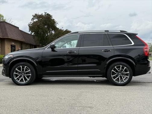 2019 Volvo XC90 T5 Momentum
