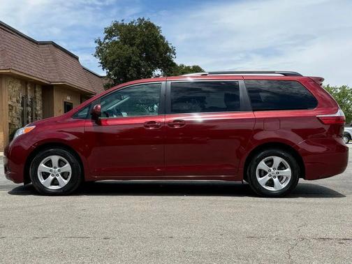 Salsa Red Pearl 2017 Toyota Sienna LE