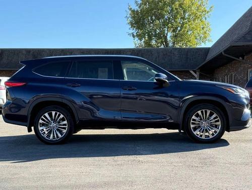 2022 Toyota Highlander Hybrid Limited