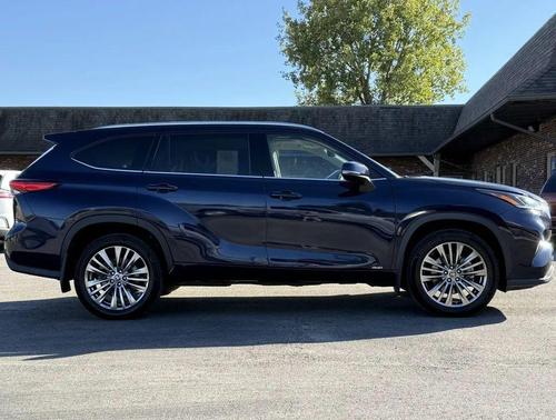 2022 Toyota Highlander Hybrid Limited