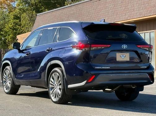 2022 Toyota Highlander Hybrid Limited