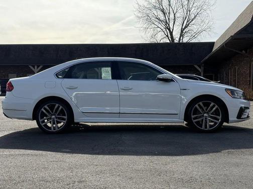 2017 Volkswagen Passat 1.8T R-Line w/Comfort