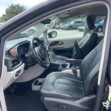 2018 Chrysler Pacifica Touring-L