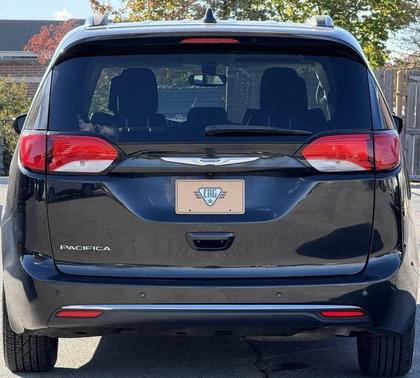 2018 Chrysler Pacifica Touring-L
