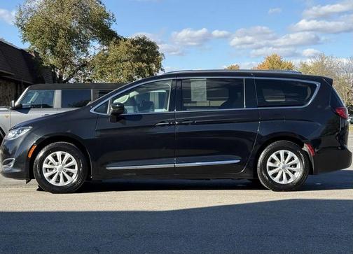 2018 Chrysler Pacifica Touring-L