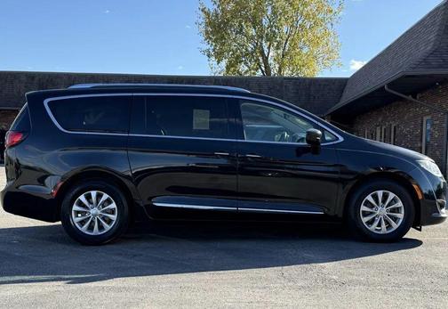 2018 Chrysler Pacifica Touring-L