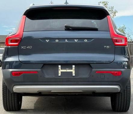 2021 Volvo XC40 T5 Momentum