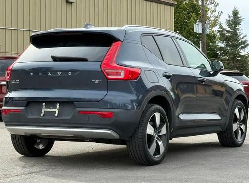2021 Volvo XC40 T5 Momentum