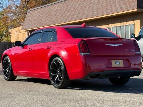 2016 Chrysler 300 S