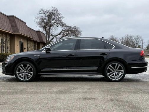 2017 Volkswagen Passat 1.8T R-Line w/Comfort