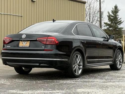 2017 Volkswagen Passat 1.8T R-Line w/Comfort