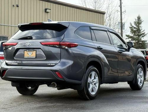 2020 Toyota Highlander LE
