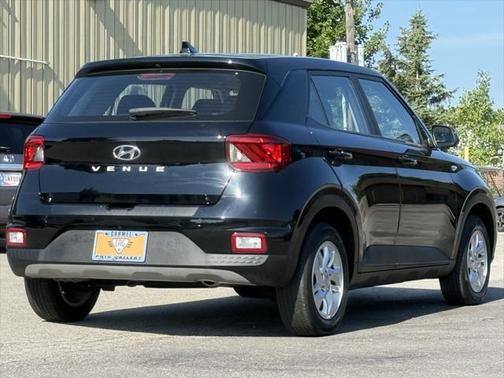 2022 Hyundai VENUE SE