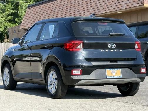 2022 Hyundai VENUE SE