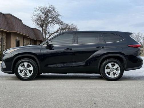 2021 Toyota Highlander LE