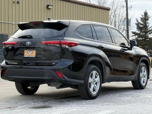 2021 Toyota Highlander LE