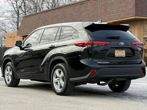 2021 Toyota Highlander LE