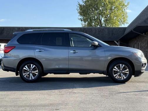 2018 Nissan Pathfinder S