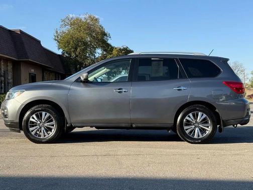 2018 Nissan Pathfinder S