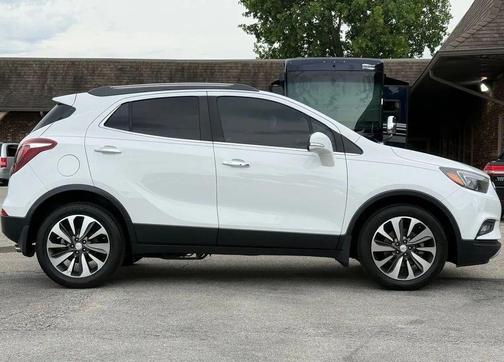 Summit White 2018 Buick Encore Preferred II