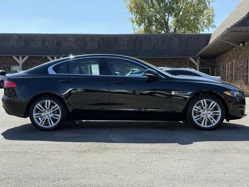 2019 Jaguar XE 25t