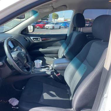 2018 Nissan Pathfinder SV